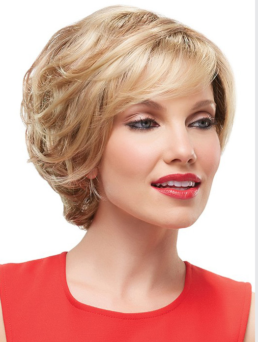 Layered Good Wavy Short Synthetic Wigs